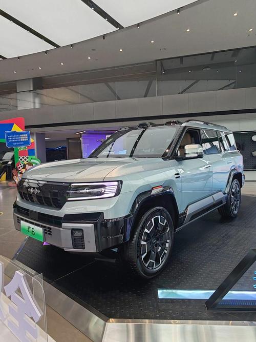 东莞茶山镇天泽世企业管理咨询比亚迪方程豹硬派越野的爆款，英菲尼迪35周年与你共成长